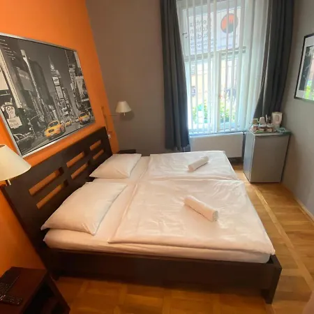 Central Station Studios 3*