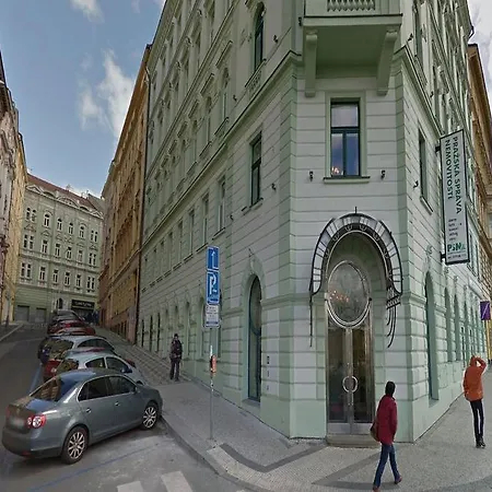 Central Station Studios Lägenhetshotell 3*