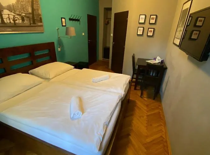 Central Station Studios 3*