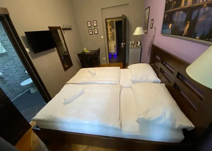 Central Station Studios 3*