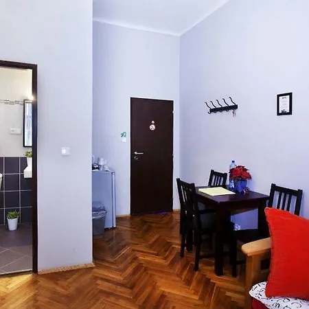 Hotell Central Station Studios 3*