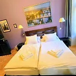 Station Aparthotel 3*