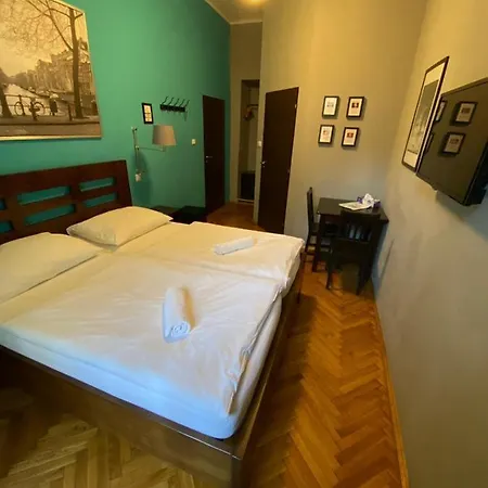Central Station Studios 3*