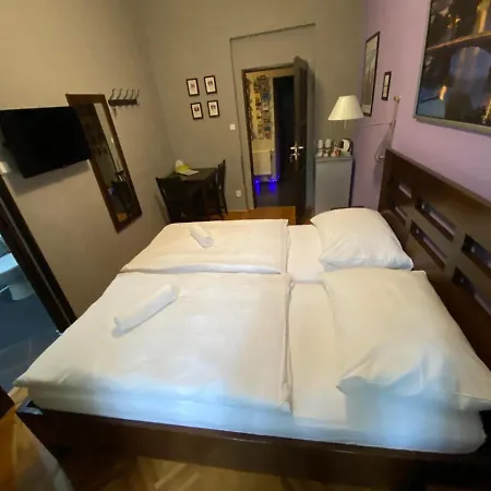 Central Station Studios 3*