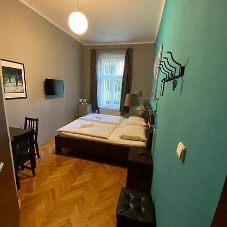 Central Station Studios 3*
